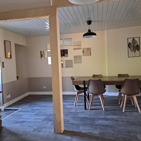 Hébergement de vacances Refuge Connecté En Bord De Sioule Menat